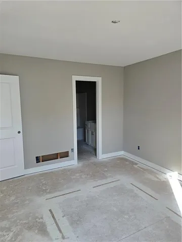 $599,900 | 509-511 West Smith Street, Spring Hill, KS 66083