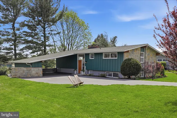 $470,000 | 254 Bluff View Drive, Lancaster, PA 17601