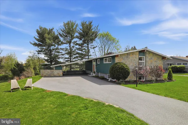 $470,000 | 254 Bluff View Drive, Lancaster, PA 17601