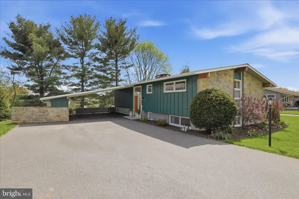 $470,000 | 254 Bluff View Drive, Lancaster, PA 17601