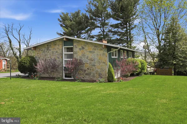 $470,000 | 254 Bluff View Drive, Lancaster, PA 17601