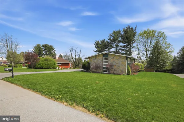 $470,000 | 254 Bluff View Drive, Lancaster, PA 17601