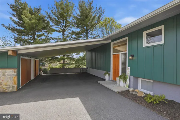 $470,000 | 254 Bluff View Drive, Lancaster, PA 17601