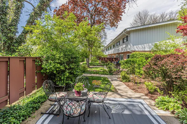 $369,900 | 1534 Palmgren Drive, Glenview, IL 60025