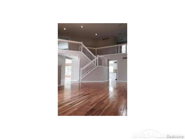 1091 Covington Pl Drive Rochester Hills, MI 48309 - Photo 4 of 16