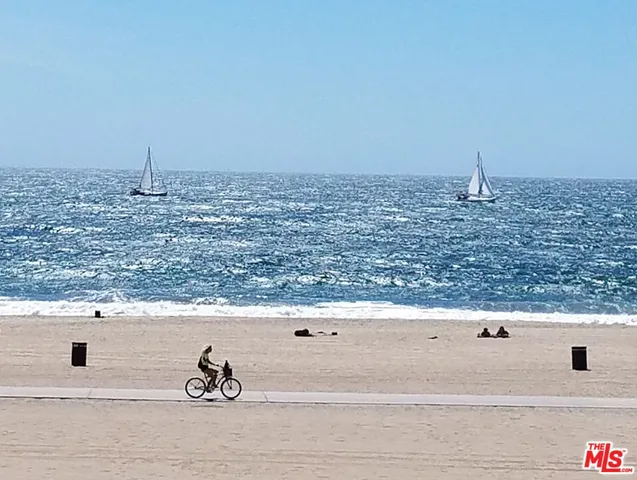 $3,450 | 328 Culver Boulevard, Unit D, Playa del Rey, CA 90293