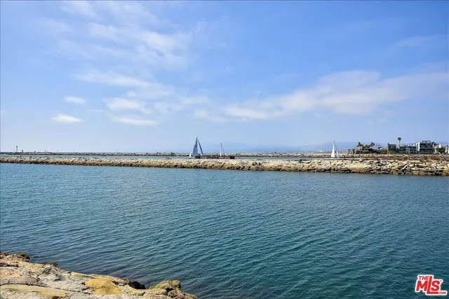 $3,450 | 328 Culver Boulevard, Unit D, Playa del Rey, CA 90293