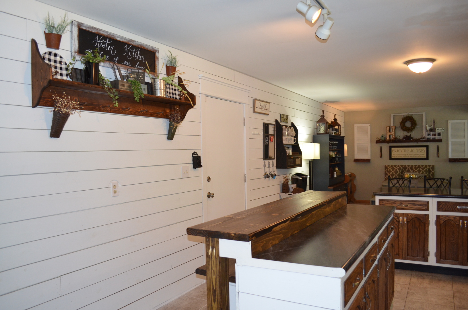 235 Ridge Drive DeKalb, IL 60115 - Photo 11 of 39