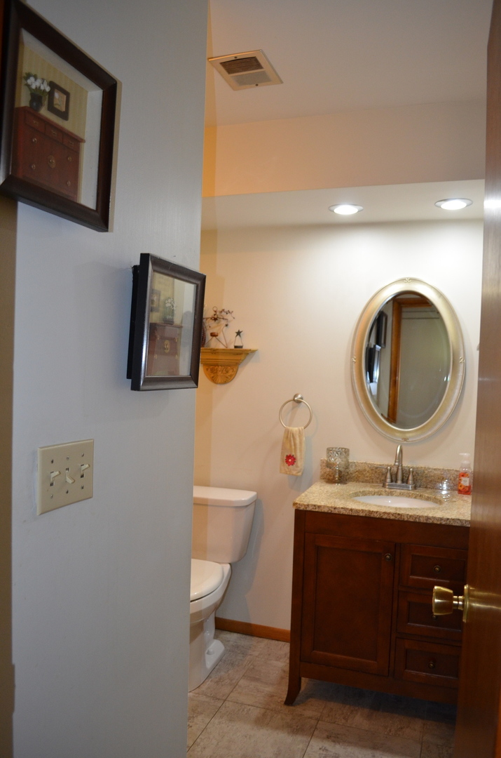 235 Ridge Drive DeKalb, IL 60115 - Photo 21 of 39