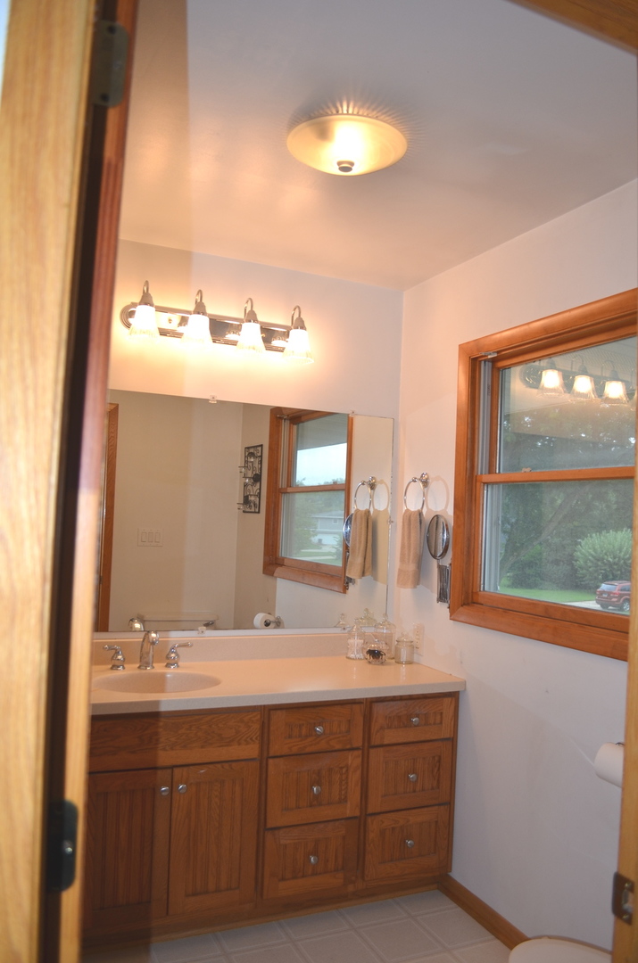 235 Ridge Drive DeKalb, IL 60115 - Photo 25 of 39