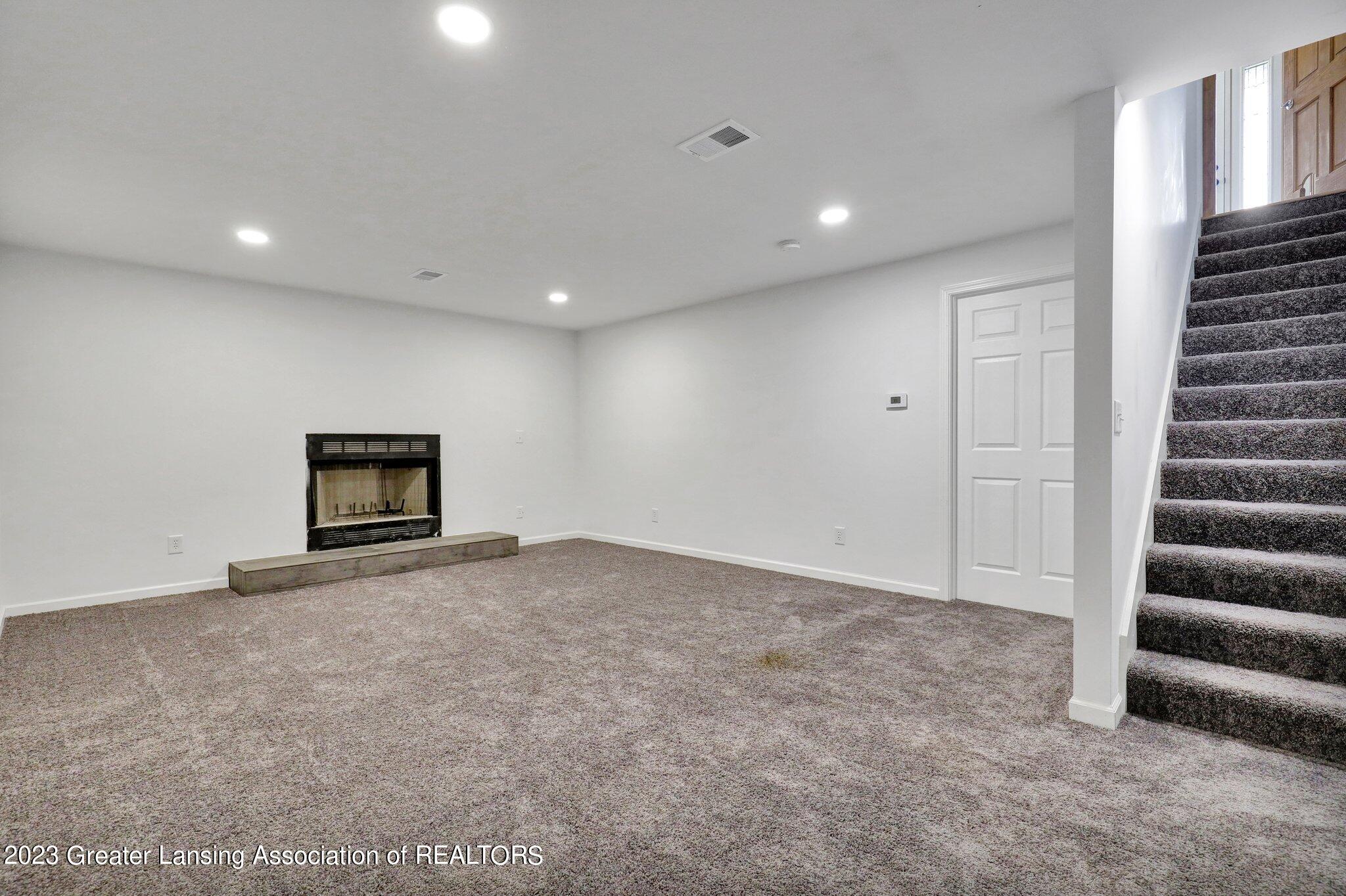 2614 South Edgar Road Mason, MI 48854 - Photo 32 of 53 Family Room