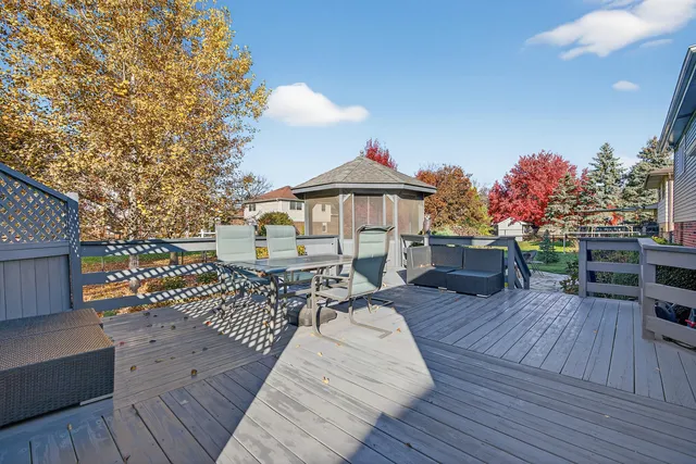 $649,900 | 7800 Brunswick Road, Darien, IL 60561