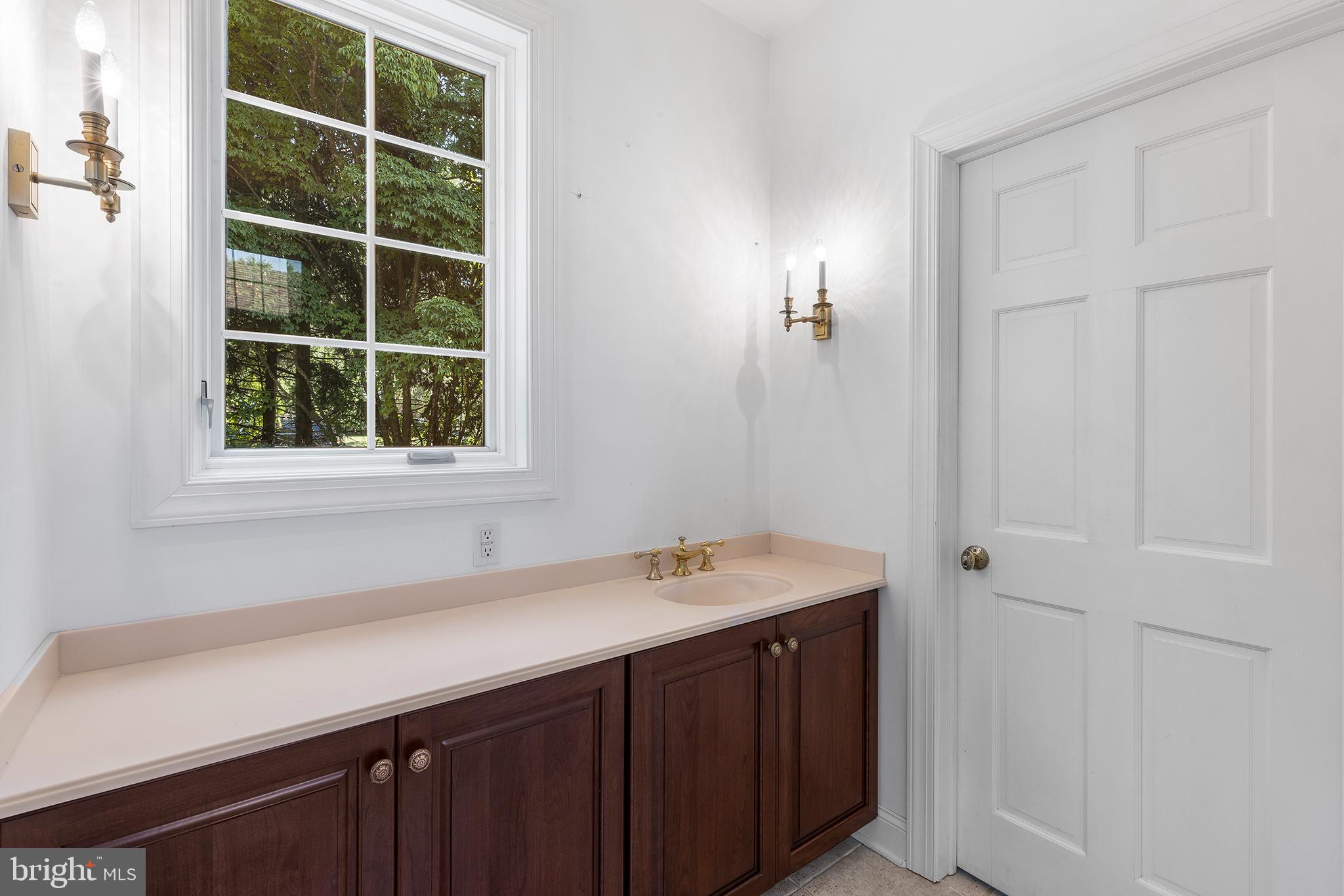 1110 West Valley Road Wayne, PA 19087 - Photo 5 of 36