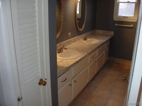 $2,650 | 40 Oakland Place, Buffalo, NY 14222