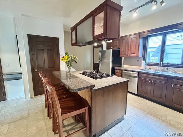 $2,650 | 40 Oakland Place, Buffalo, NY 14222