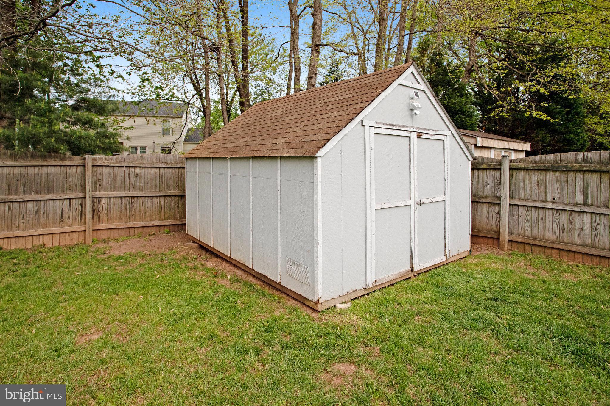 10375 Navarone Place Manassas, VA 20110 - Photo 44 of 51 a view of a backyard