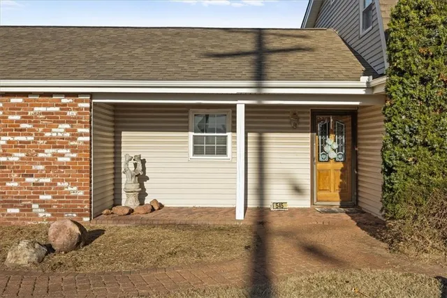 $350,000 | 545 South 134th Street, Bonner Springs, KS 66012