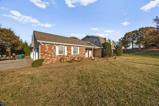 $350,000 | 545 South 134th Street, Bonner Springs, KS 66012