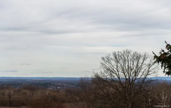 $769,000 | 155 Willow Tree Road, Milton, NY 12547