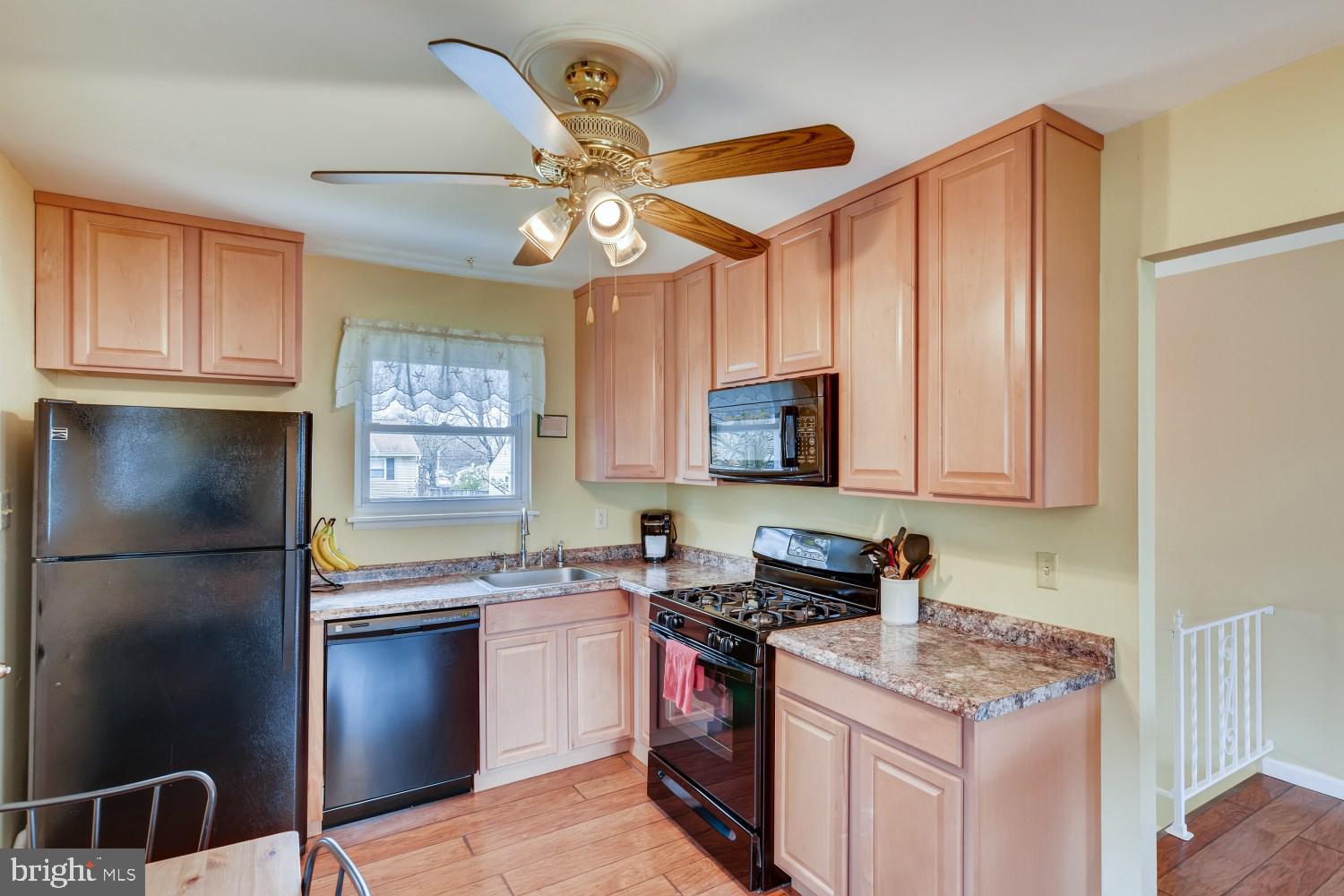 329 Leyton Road Reisterstown, MD 21136 - Photo 9 of 37 Recently remodeled kitchen