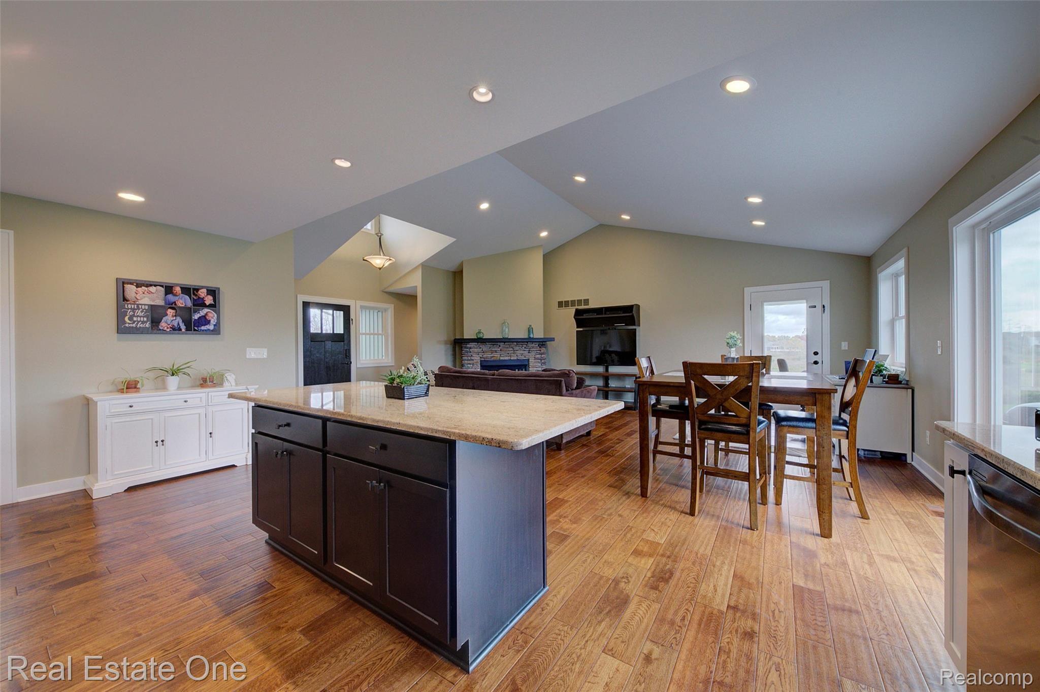 2746 Clivedon Road Howell, MI 48843 - Photo 14 of 61 4H8A6230_1_2.jpg