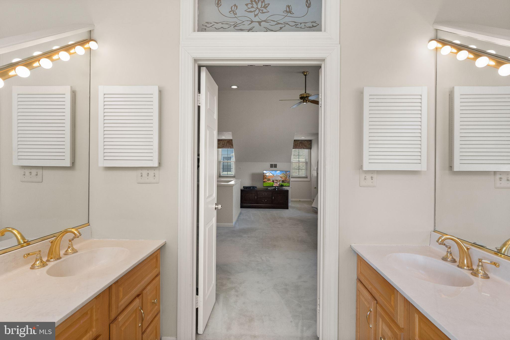 1539 Cedar Avenue McLean, VA 22101 - Photo 23 of 30 Double Sinks