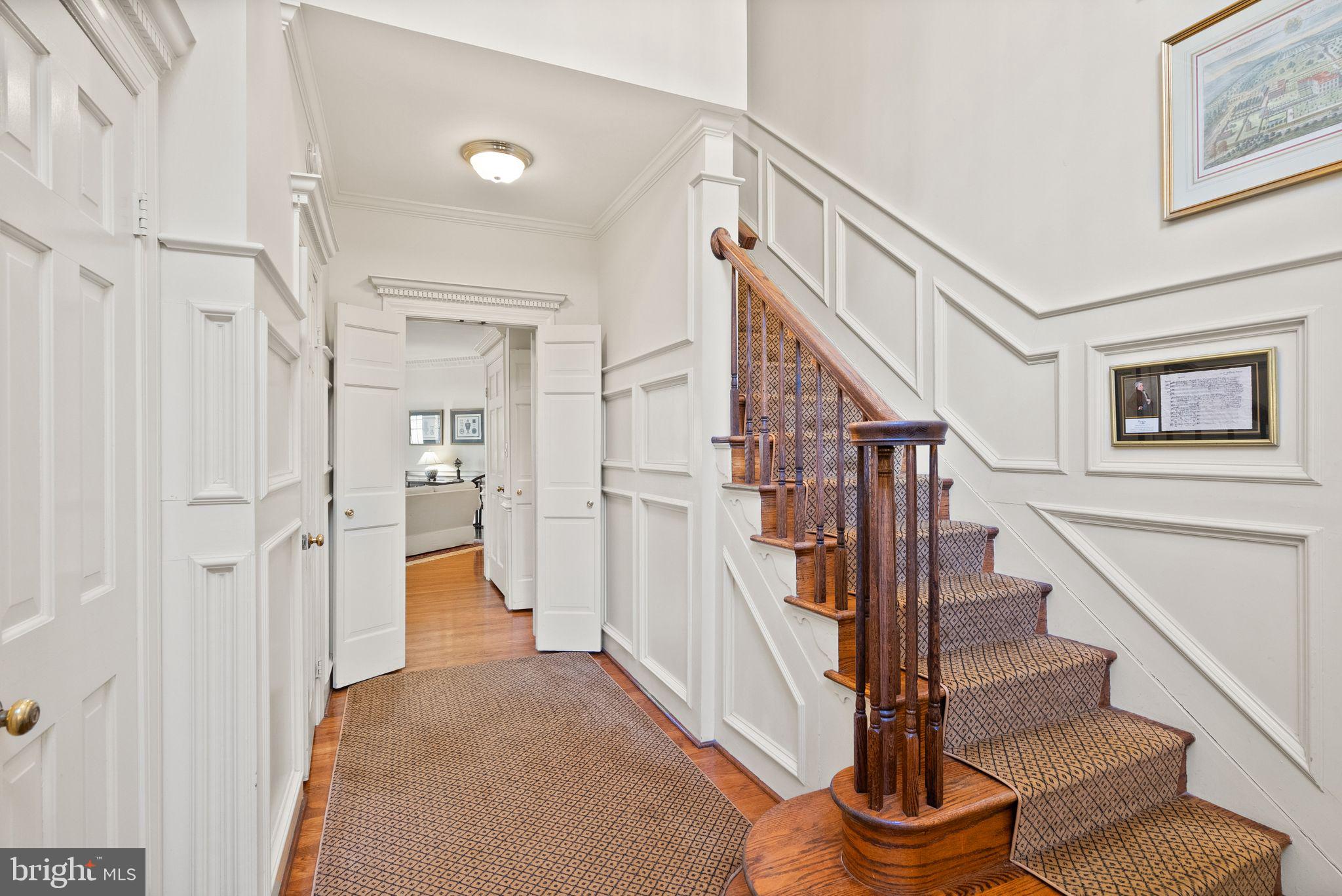 1539 Cedar Avenue McLean, VA 22101 - Photo 4 of 30 Foyer