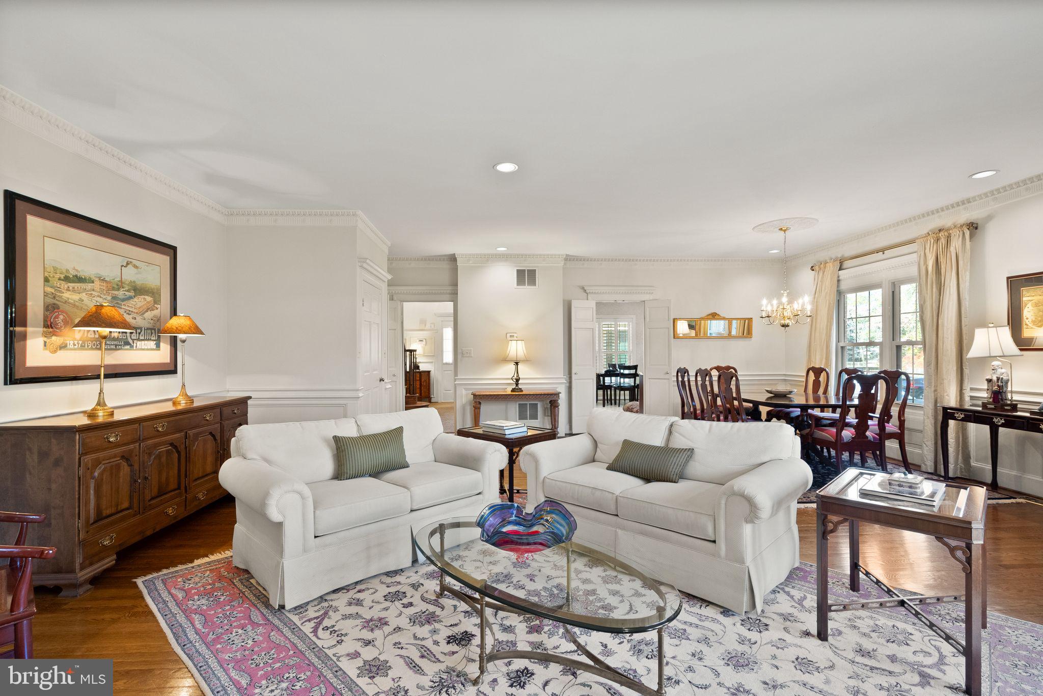 1539 Cedar Avenue McLean, VA 22101 - Photo 5 of 30 Living Room
