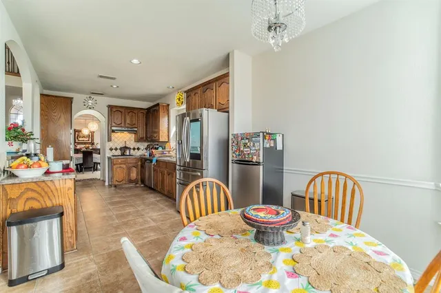 $450,000 | 317 Crescent Creek Lane, Fort Worth, TX 76140