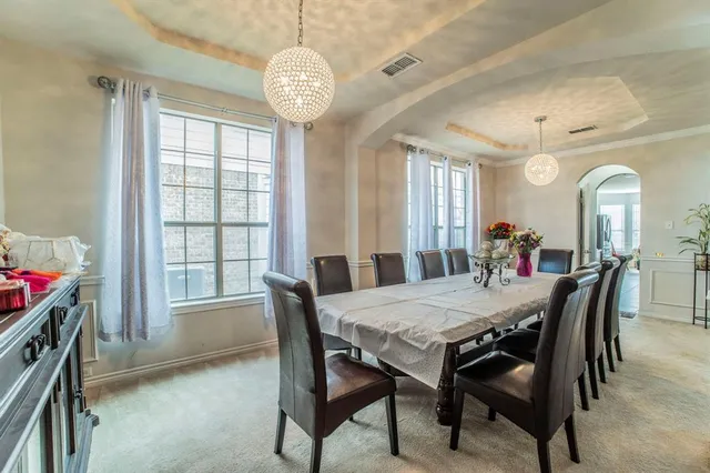 $450,000 | 317 Crescent Creek Lane, Fort Worth, TX 76140