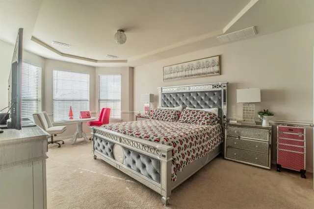 $450,000 | 317 Crescent Creek Lane, Fort Worth, TX 76140