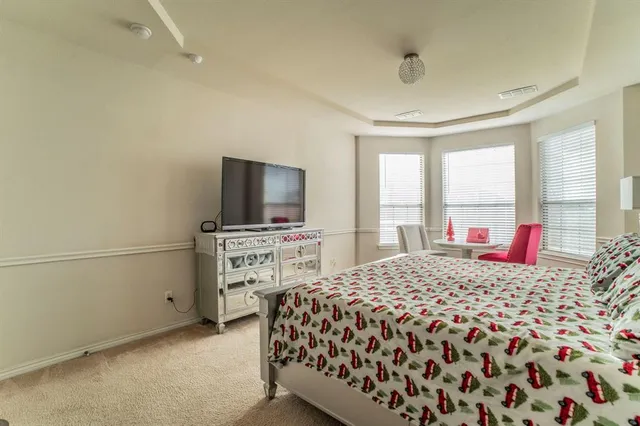 $450,000 | 317 Crescent Creek Lane, Fort Worth, TX 76140