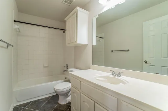 $450,000 | 317 Crescent Creek Lane, Fort Worth, TX 76140