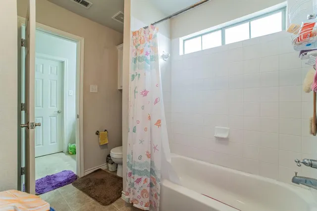 $450,000 | 317 Crescent Creek Lane, Fort Worth, TX 76140