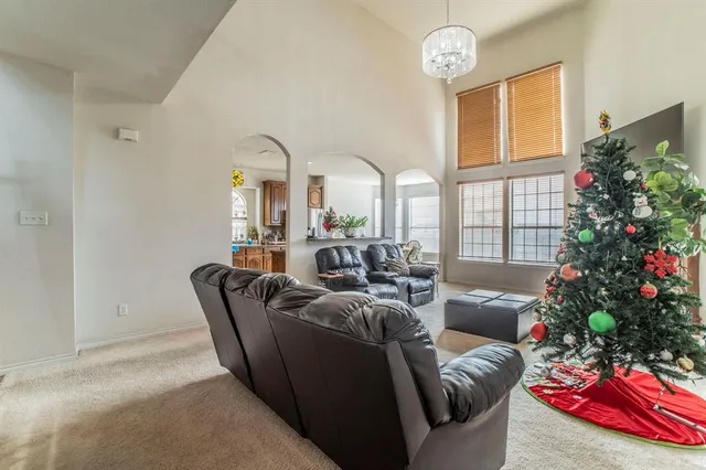 $450,000 | 317 Crescent Creek Lane, Fort Worth, TX 76140