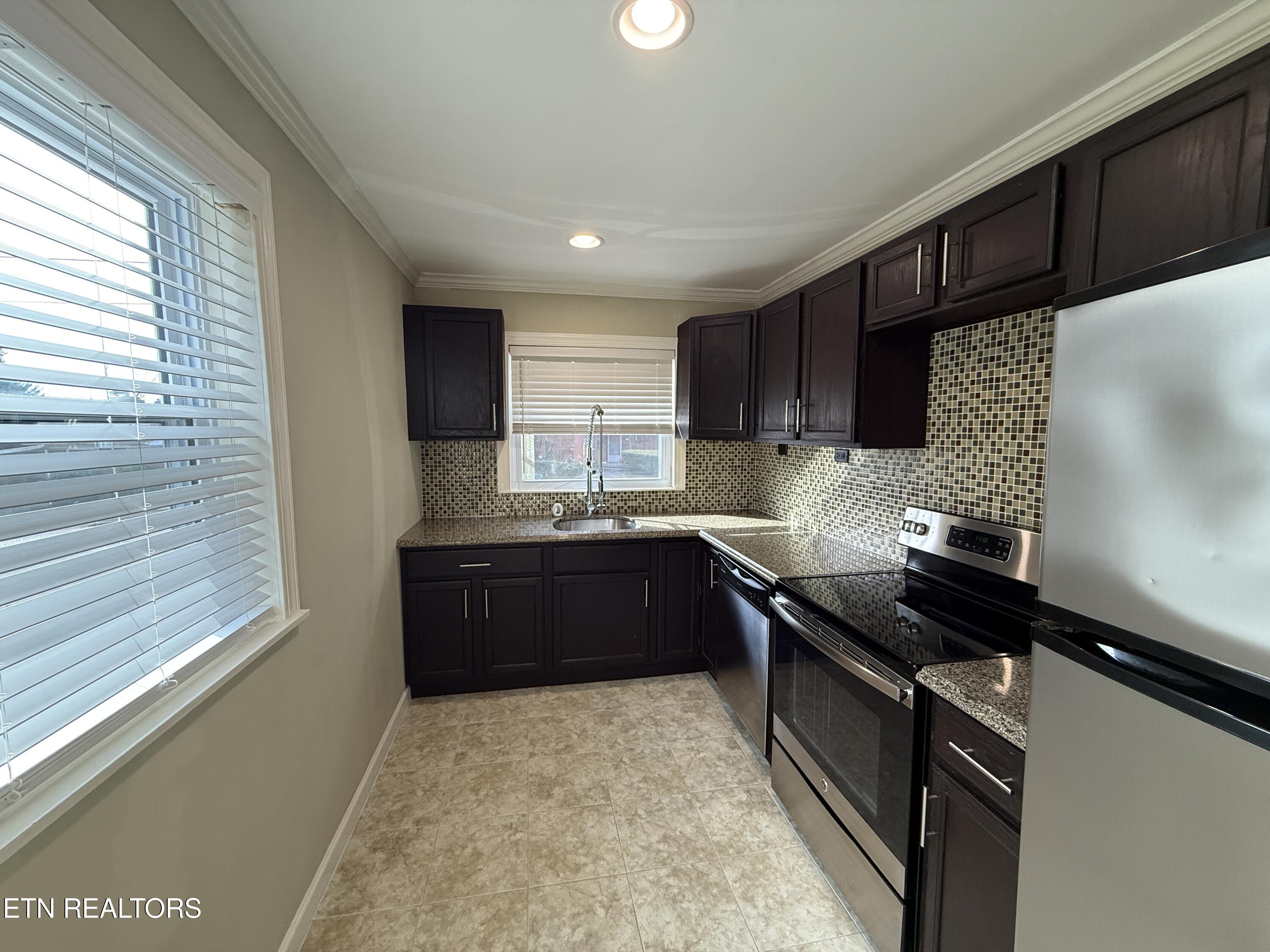 118 East Newkirk Lane Oak Ridge, TN 37830 - Photo 18 of 21 IMG_3435