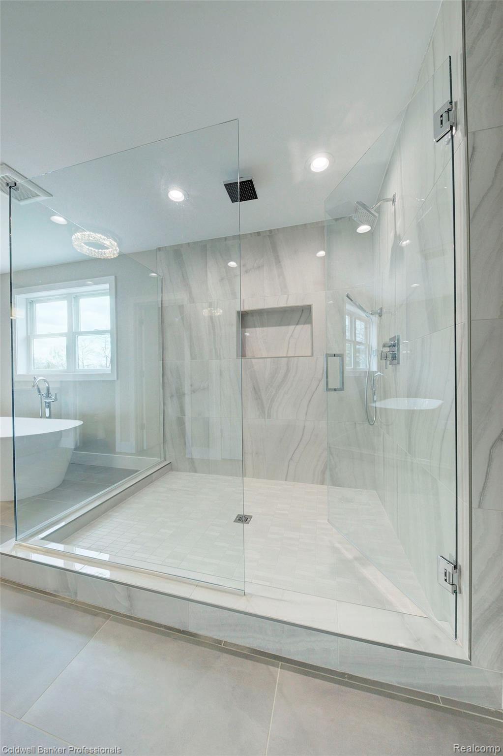 4101 Buckingham Road Royal Oak, MI 48073 - Photo 37 of 82 4H8A6913_4_5.jpg