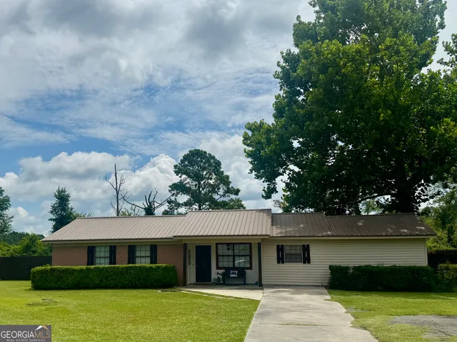 $163,999 | 102 West Palm Road, Hazlehurst, GA 31539