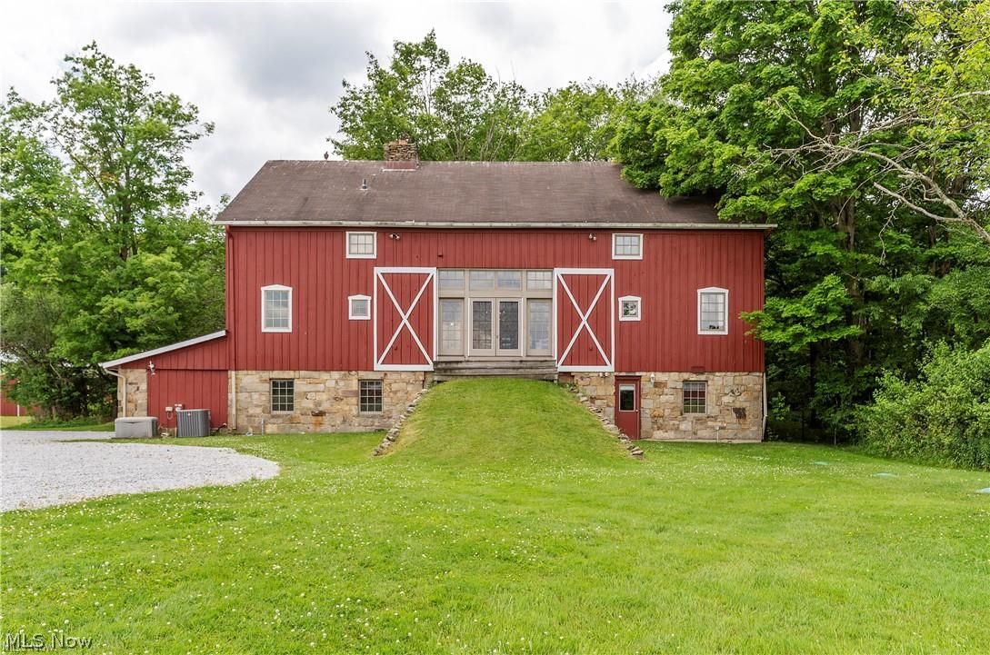 16490 Munn Road Chagrin Falls, OH 44023 - Photo 27 of 37