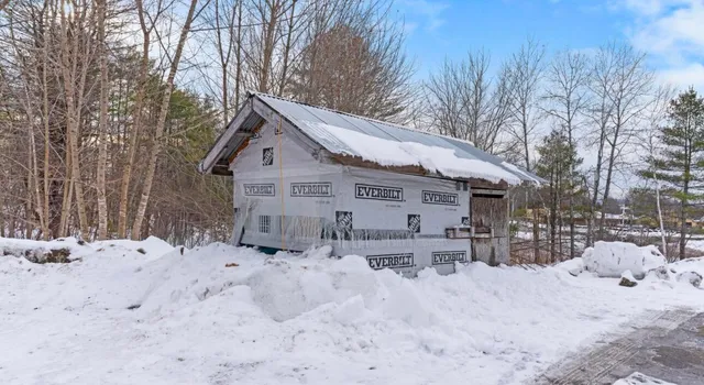 $299,000 | 102 Main Street, Turner, ME 04282