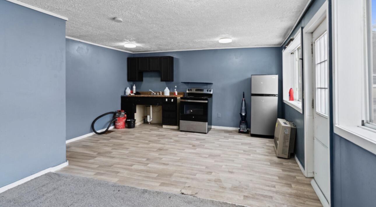 102 Main Street Turner, ME 04282 - Photo 5 of 20 IMG_1192