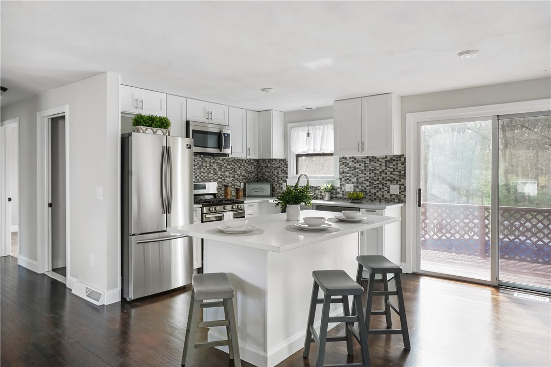 7 Fieldview Road Scituate, RI 02831 - Photo 4 of 32 Gallery Image 4