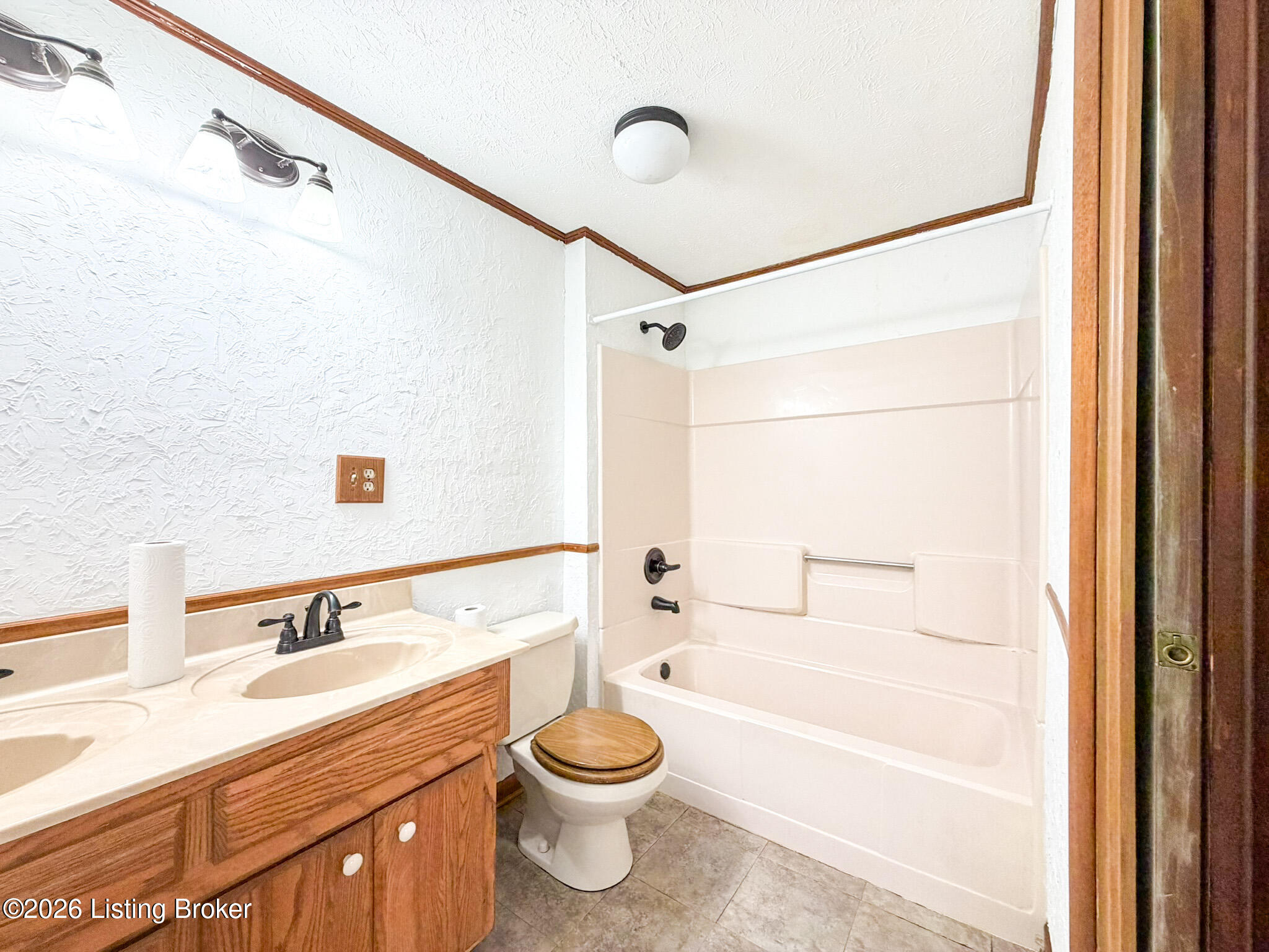 3592 Waddy Road Waddy, KY 40076 - Photo 25 of 80 Primary Bath