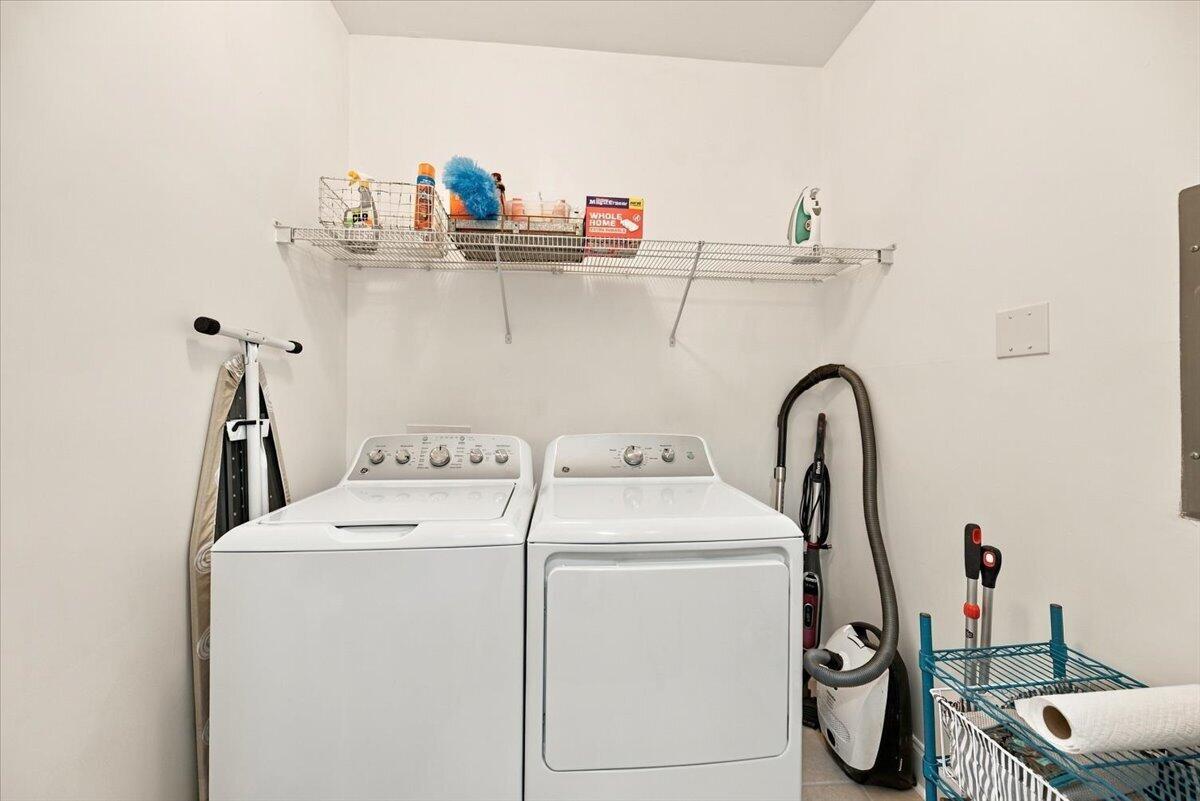 2008 Basildon Road, Unit 2008 Mount Pleasant, SC 29466 - Photo 20 of 35 Laundry Room