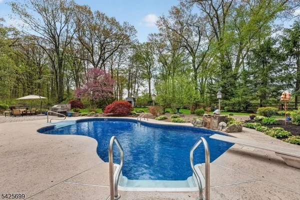 $999,000 | 48 Tree Top Road, Whitehouse Station, NJ 08889