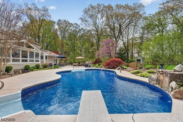 $999,000 | 48 Tree Top Road, Whitehouse Station, NJ 08889