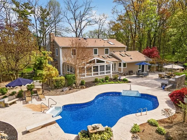 $999,000 | 48 Tree Top Road, Whitehouse Station, NJ 08889