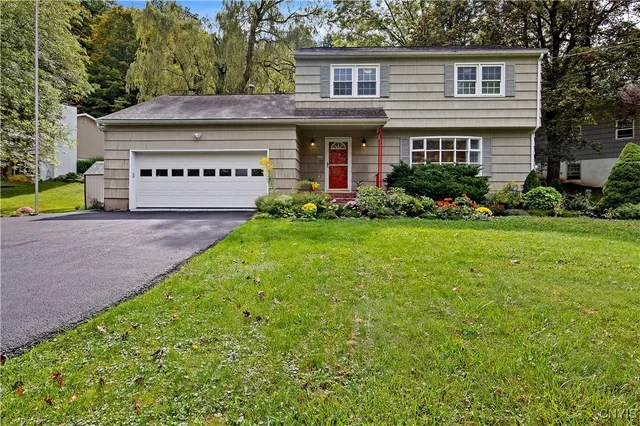 $435,000 | 4594 Brookhill Drive South, Manlius, NY 13104