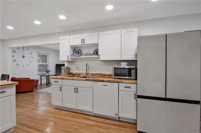 $435,000 | 4594 Brookhill Drive South, Manlius, NY 13104