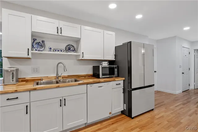 $435,000 | 4594 Brookhill Drive South, Manlius, NY 13104